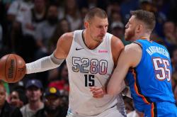 开云体育登录-包含太阳绝杀马刺，约基奇统治全场的词条