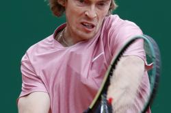 开云体育中国-蒙特卡洛大师赛轻取澳网，西西帕斯刷新纪录