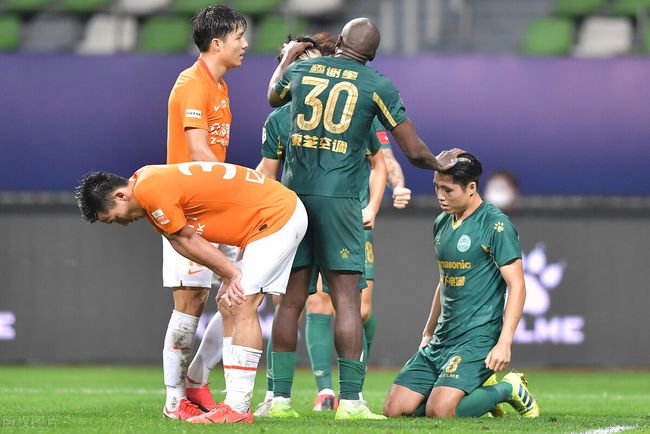 武汉卓尔客场绝平大连实德，保持不败纪录的简单介绍