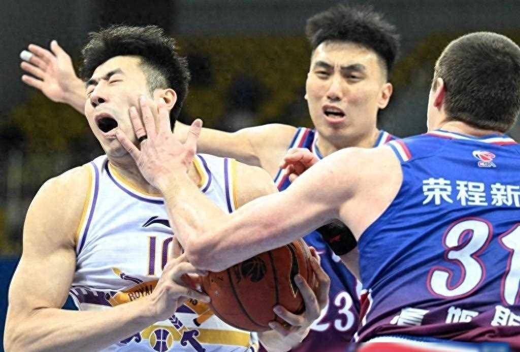 男子篮球联赛最热门：各队拼尽全力争夺胜利的简单介绍