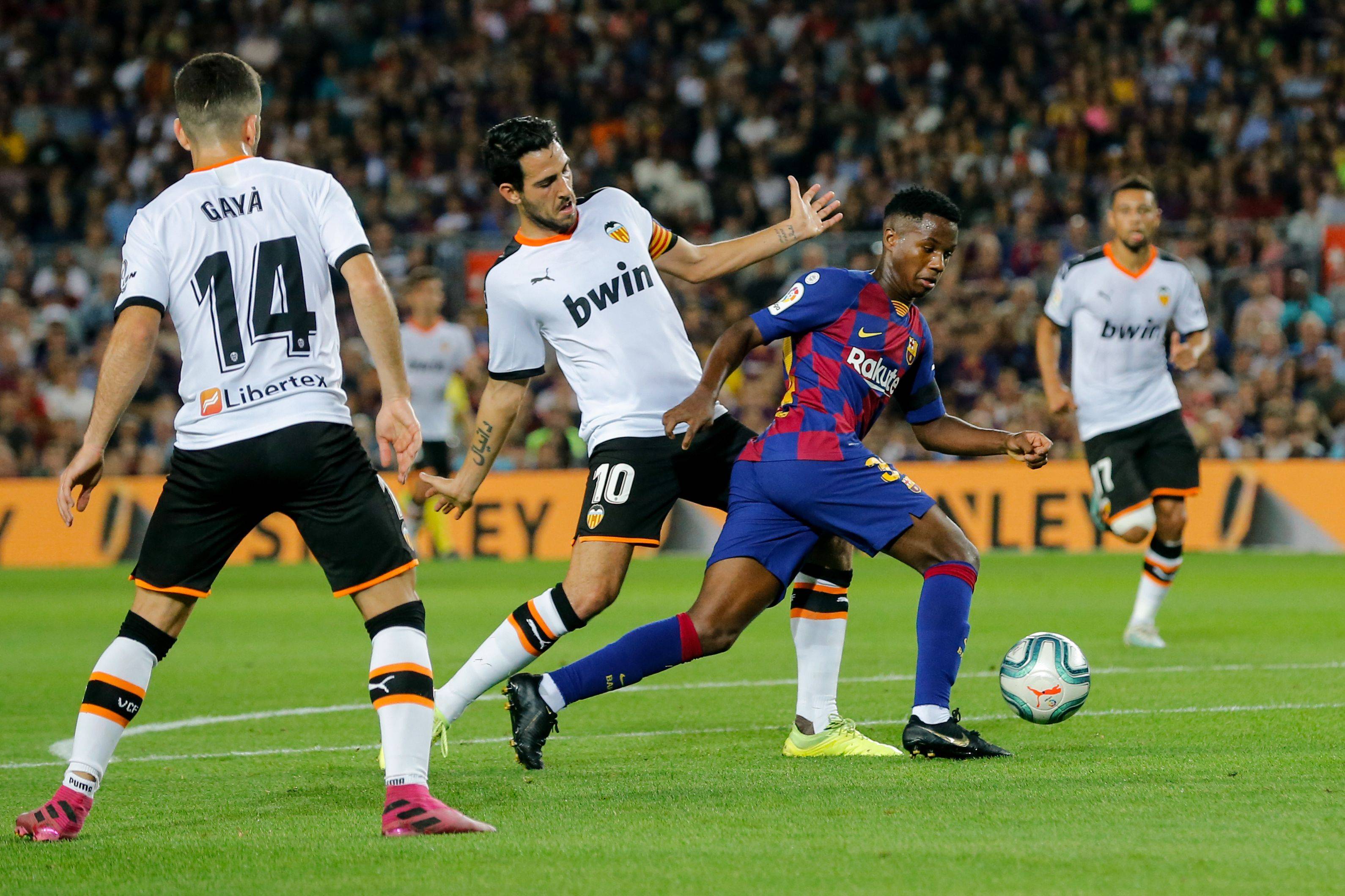 足球联赛的最新动态引发讨论热潮