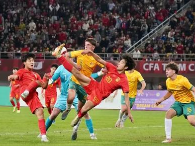 国内足球强队对战,比赛实力大悬念 国内足球强队对战,比赛实力大悬念