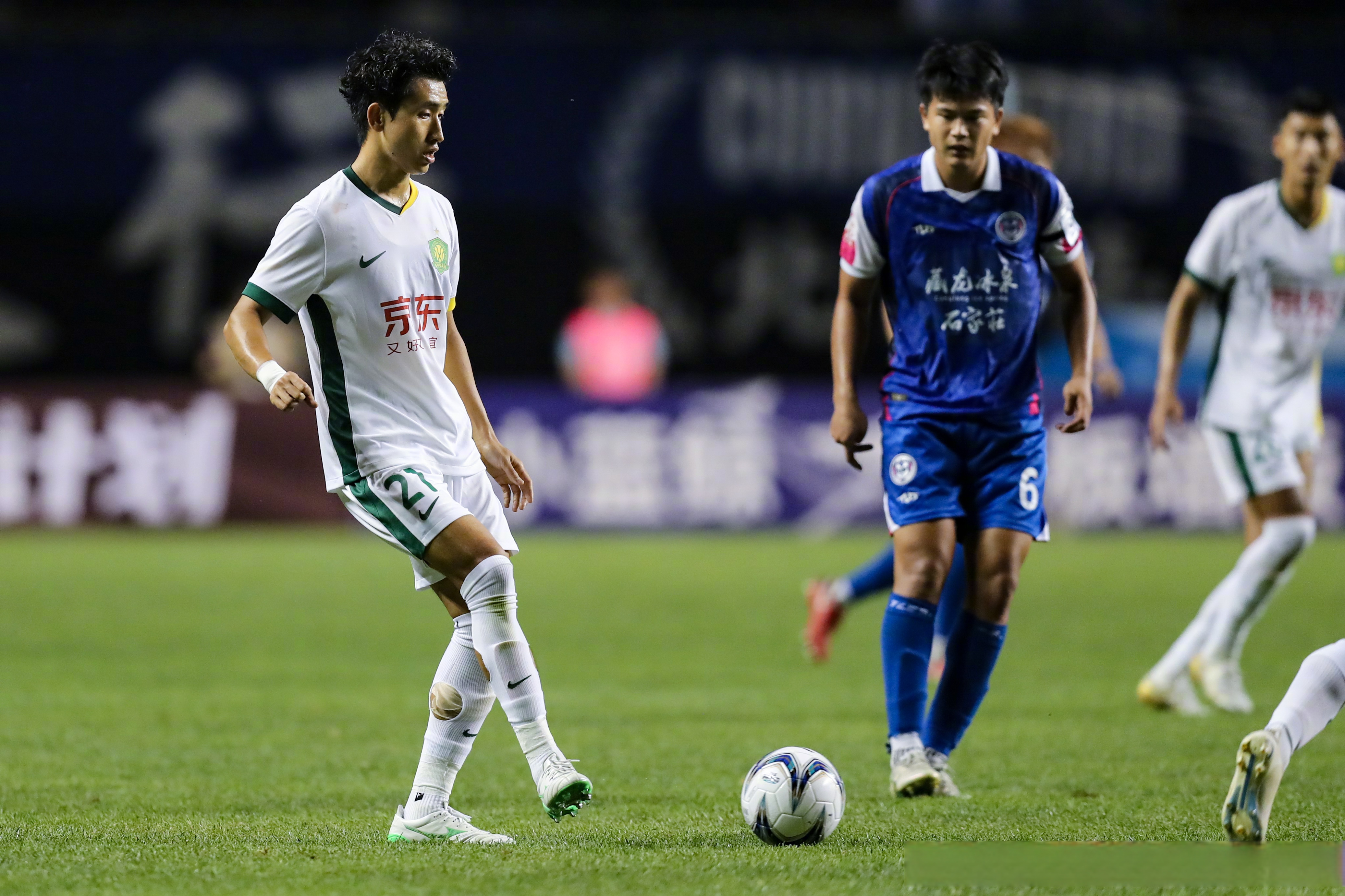 上港众将梅开二度，战胜中赫国安晋级