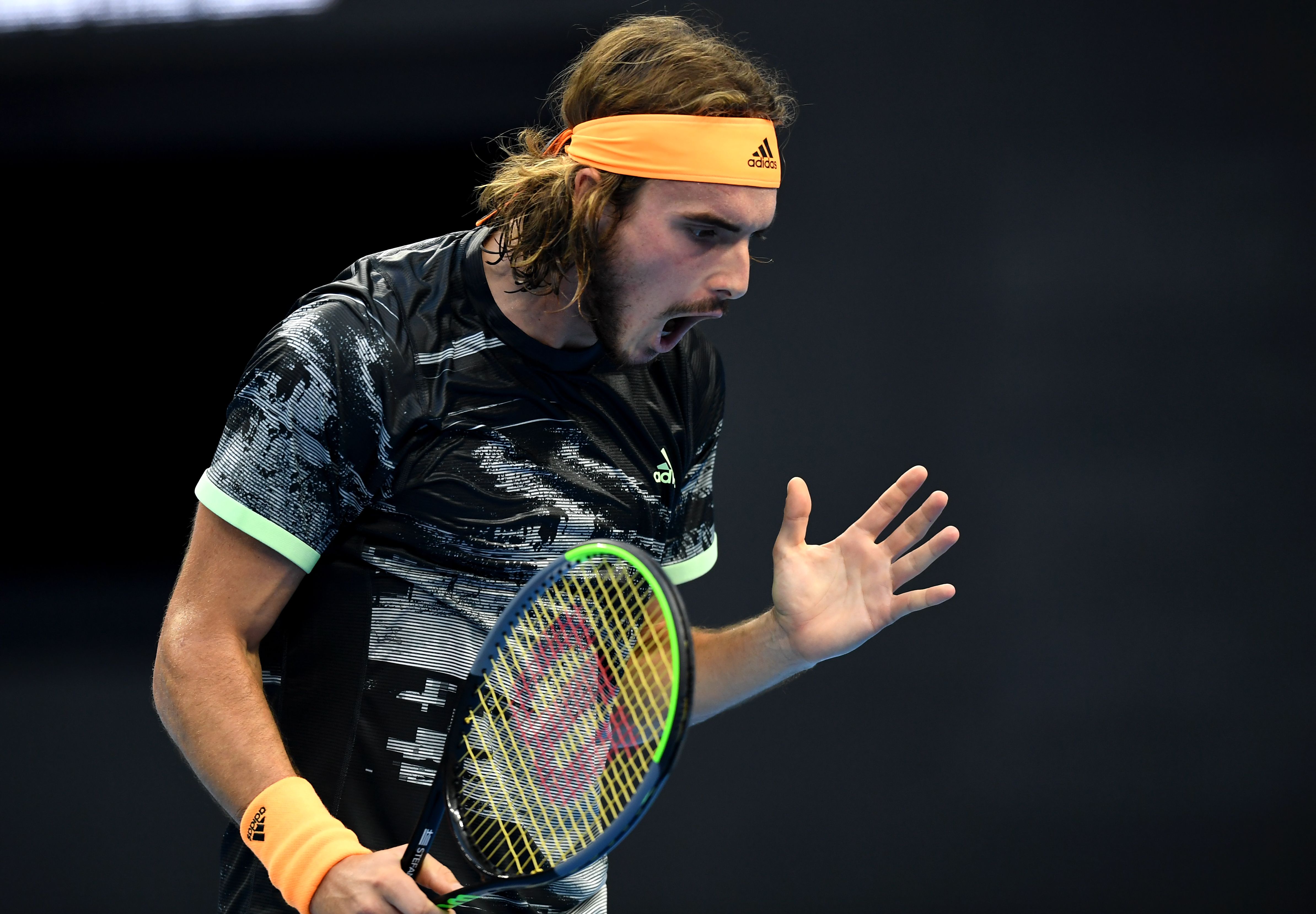 西班牙网球队轻取世界网球队，西西帕斯打破历史纪录的简单介绍