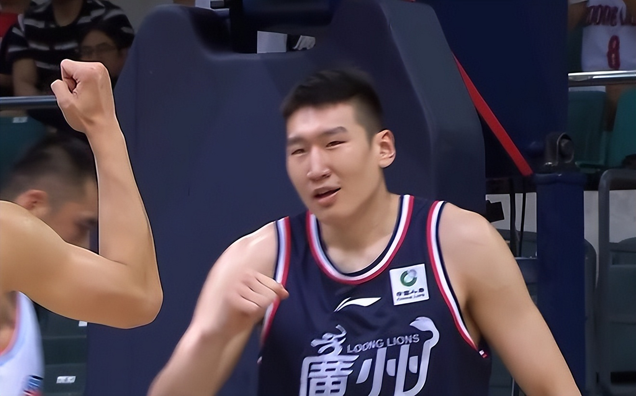 新疆队客场遭遇重创伤病加重困境的简单介绍