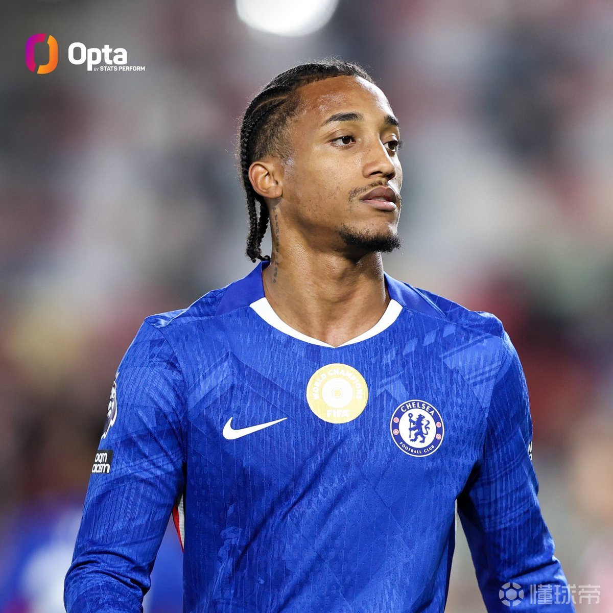 切尔西核心球员发挥出色，重要一球锁定英格兰足球联赛榜首的简单介绍