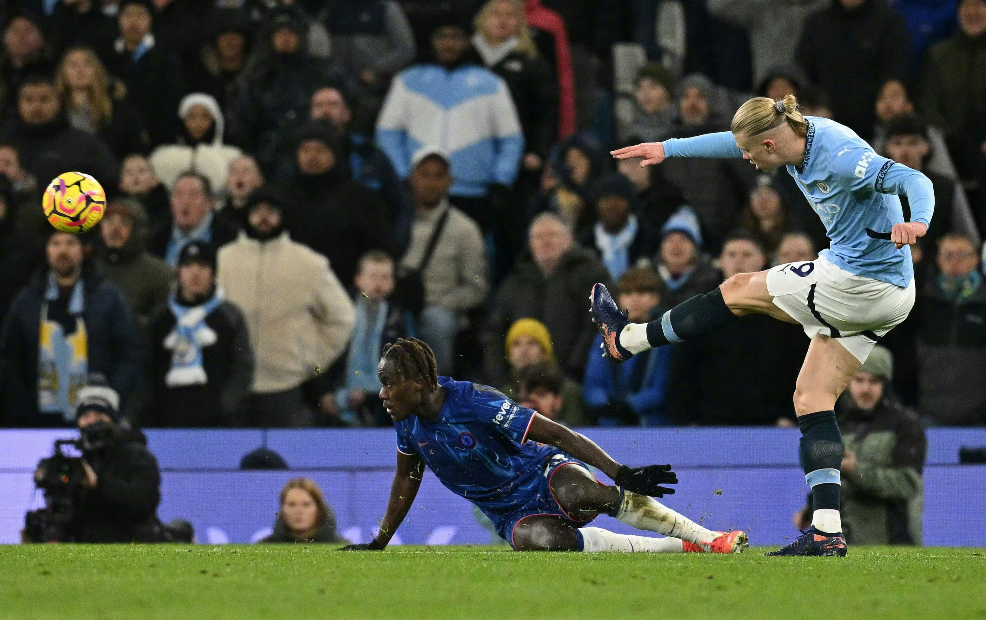 包含切尔西逆转波兰，梅西关键制胜的词条